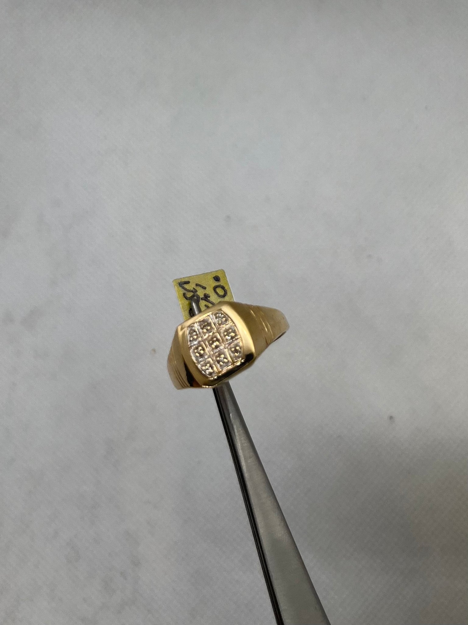 14k yellow gold mens ring with 0.05ct VS/SI diamonds