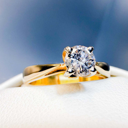 Simply Classic engagement ring with 0.40ct round brilliant diamond in 14k yellow and white gold