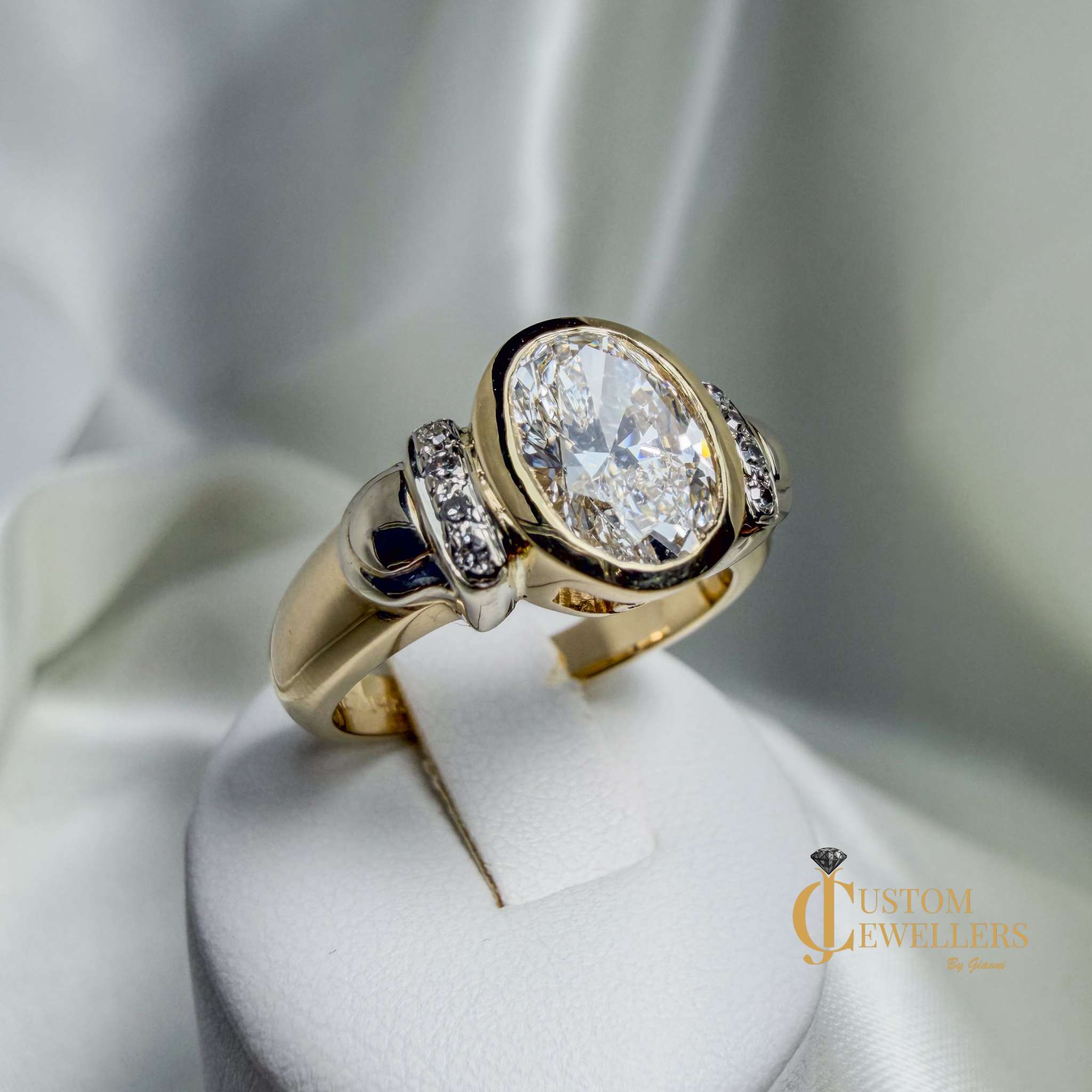 Hand Assembled Custom VVS2 Diamond Ring