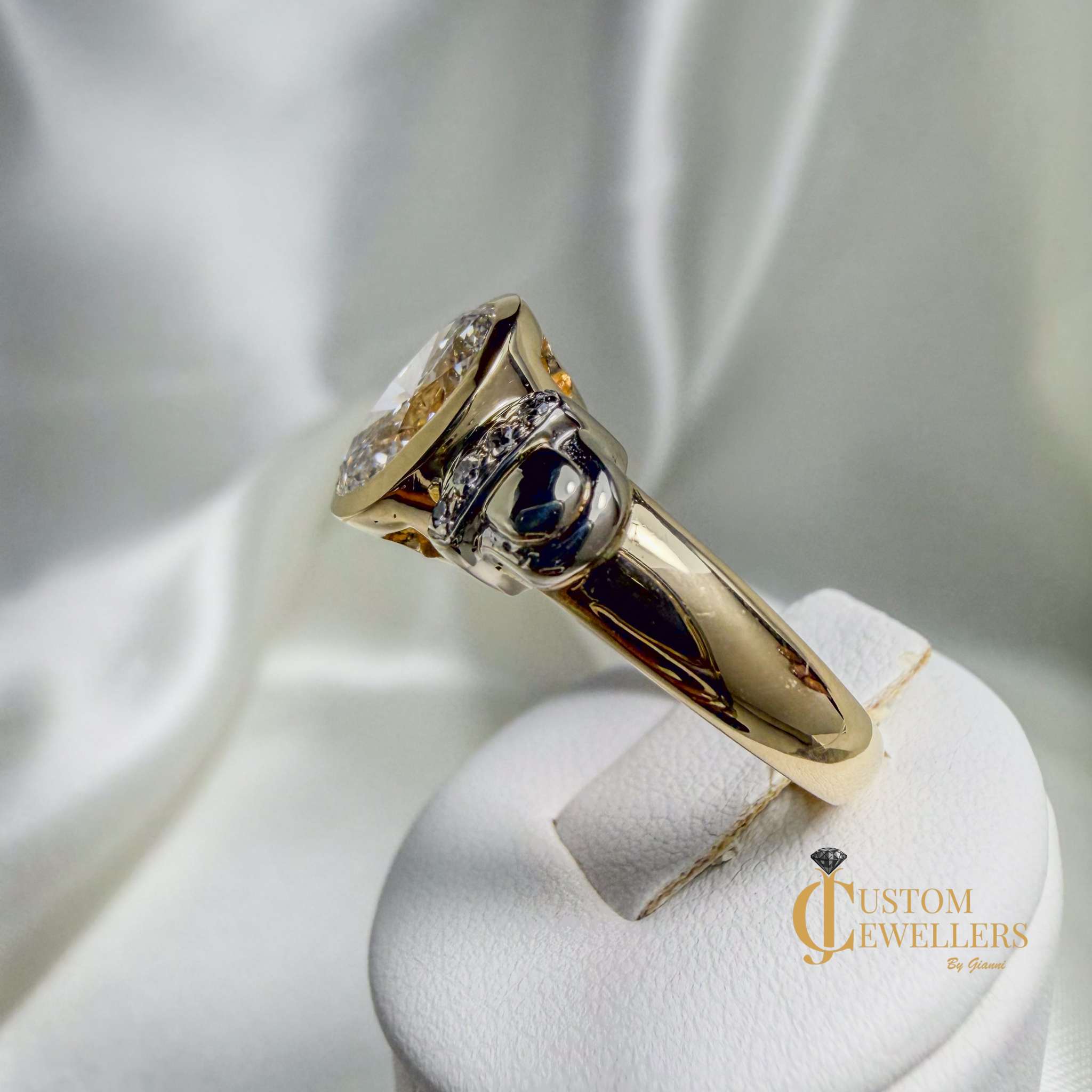 Hand Assembled Custom VVS2 Diamond Ring