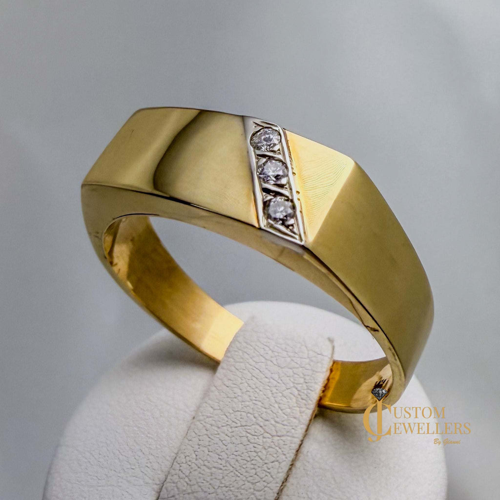 Yellow Gold 14k Men's Ring featuring a Triple Diamond White Gold Ribbon