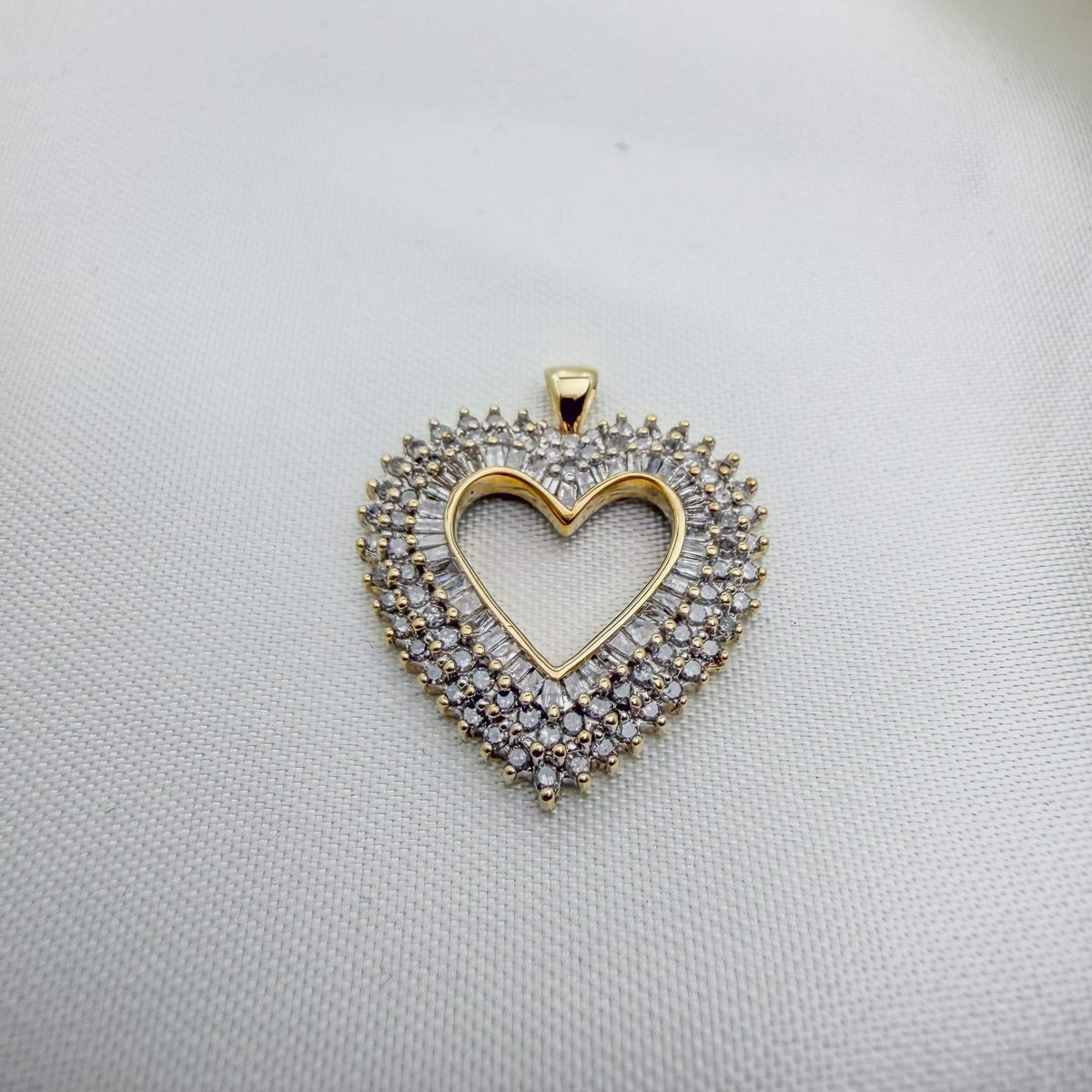 100+ Sparkling Diamonds in a Two-Tone Gold Heart