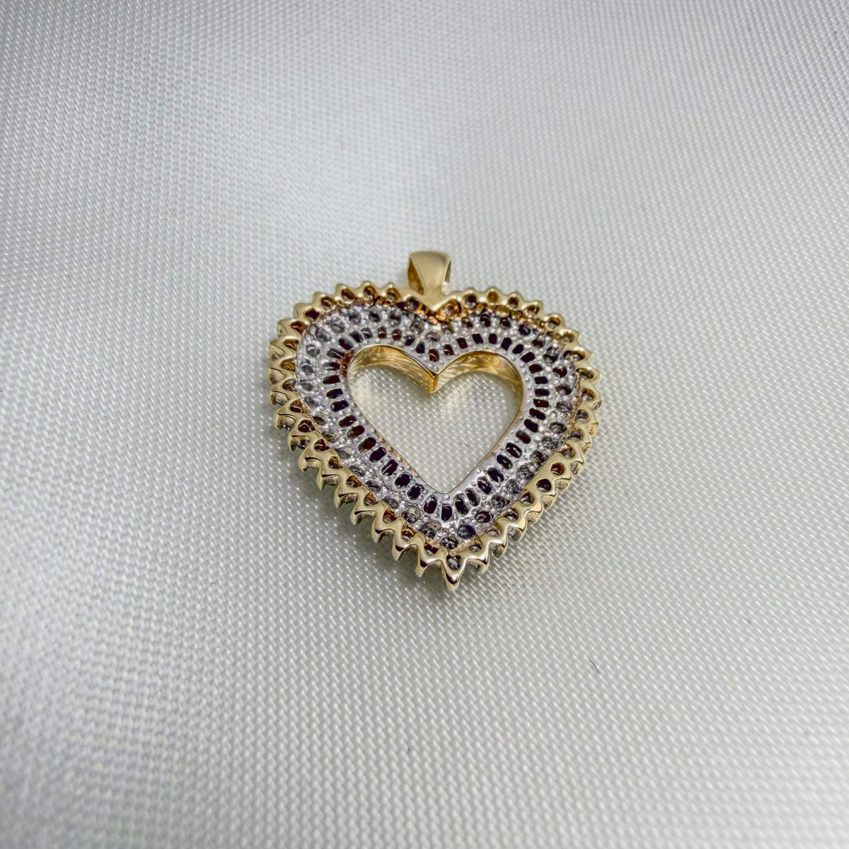 100+ Sparkling Diamonds in a Two-Tone Gold Heart