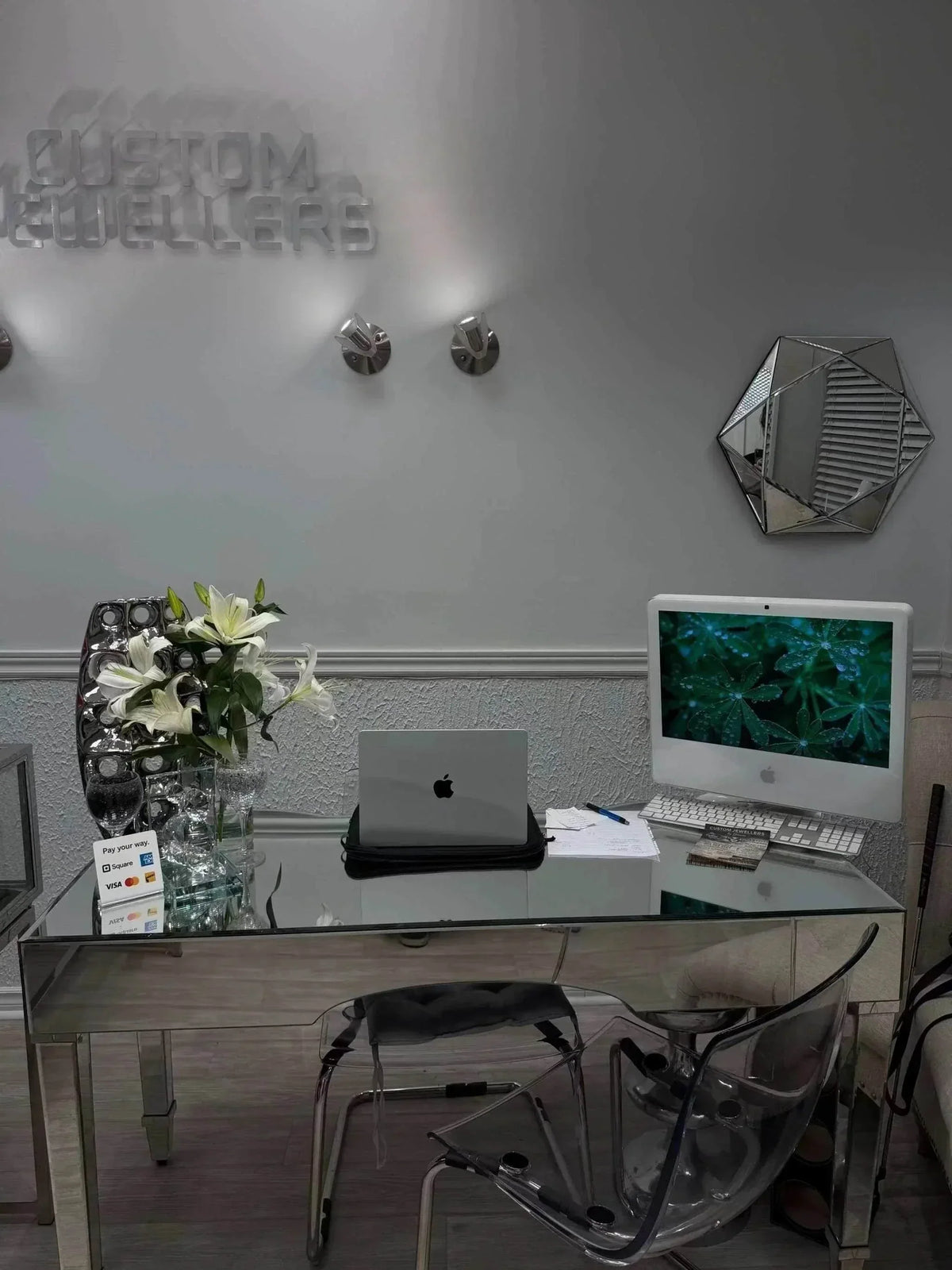 inside of store showcasing a consultation desk