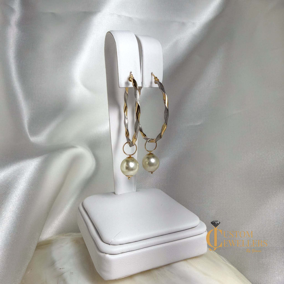 Two-tone two-textured twist hoop pearl earrings with removable synthetic pearls